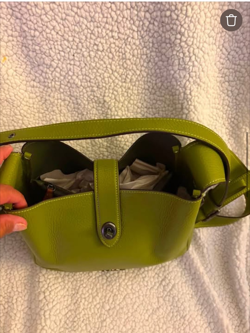 SOLD
Coach Lime Green Pebble Leather Crossbody Bag - Picture 4 of 8